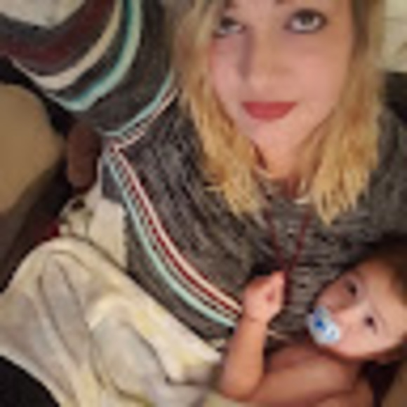 Meet your Posher, Rae - Picture 1 of 1